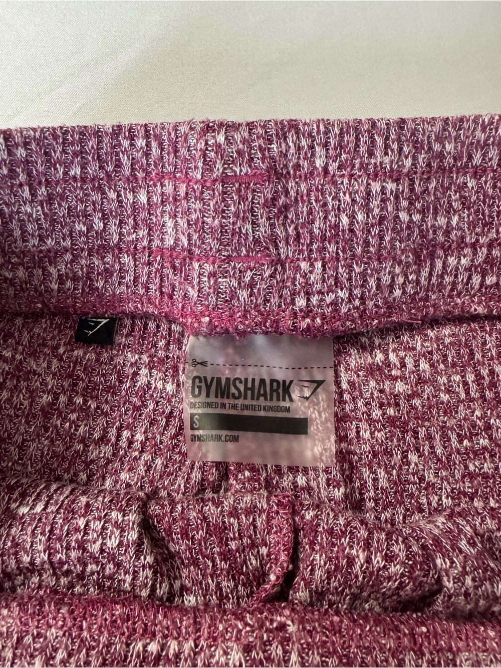 Gymshark Ribbed Lounge Leggings & Crop Hoodie Set in Mauve - Picture 2 of 4